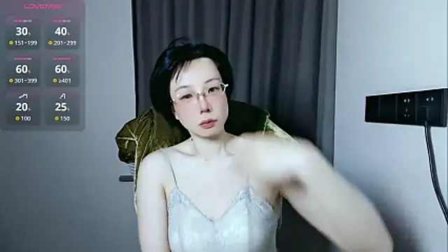 lin lin 520 520 online show from 05/18/26, 04:01