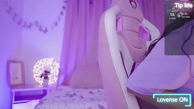 nahomy 2308 online show from 04/07/26, 11:45