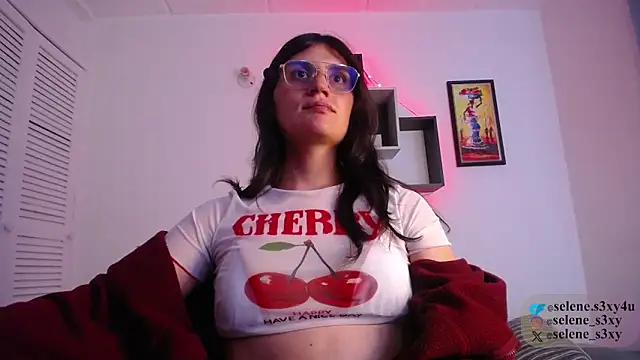 Snapshot of selene_cutie chatting on 03/17/26, 11:52 selene cutie online show from 03/17/26, 11:52