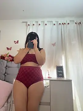 Isabella Roses  online show from 05/08/26, 04:00