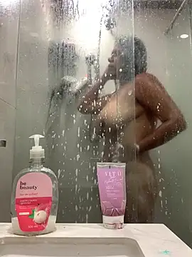 Snapshot of _SaraWilliams1_ chatting on 03/22/26, 05:36 SaraWilliams1 online show from 03/22/26, 05:36