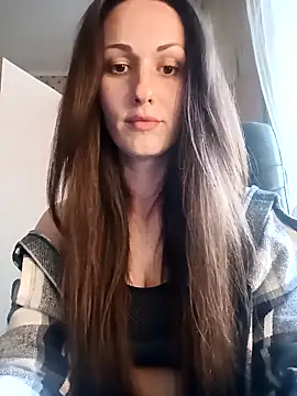 Snapshot of LunaCrystall chatting on 04/14/26, 04:12 LunaCrystall online show from 04/14/26, 04:12