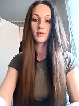 Snapshot of LunaCrystall chatting on 04/12/26, 04:10 LunaCrystall online show from 04/12/26, 04:10