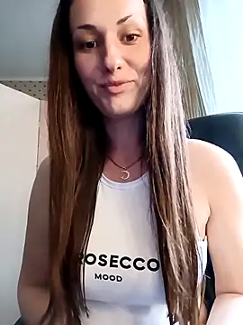 LunaCrystall online show from 05/08/26, 04:00