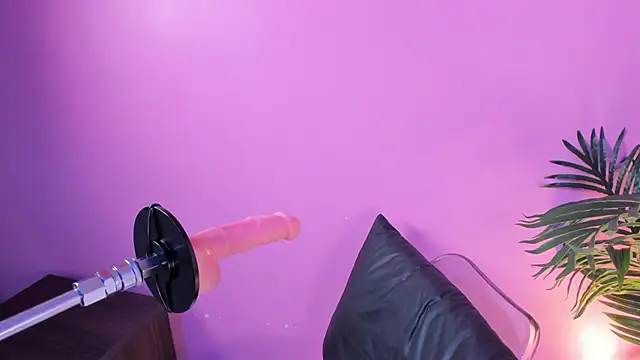 Lia owenss online show from 04/12/26, 07:06