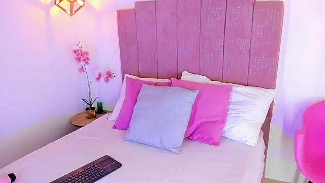 Zoee Kravitz online show from 03/26/26, 08:07