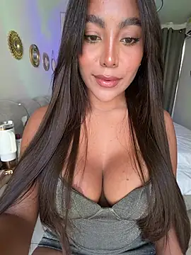 SaraValentina11 online show from 04/19/26, 06:10