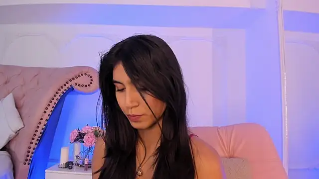 LucianaBlanco  online show from 04/07/26, 08:54