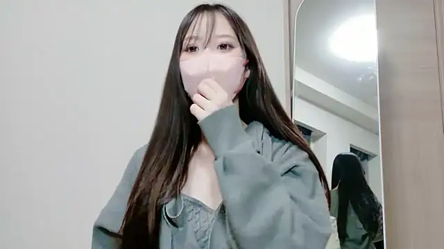 Snapshot of himachan_v chatting on 04/14/26, 12:21 himachan v online show from 04/14/26, 12:21