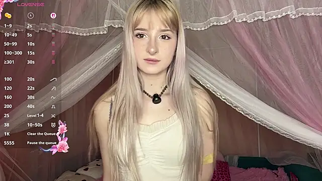 OnlyEva1 online show from 04/21/26, 08:10