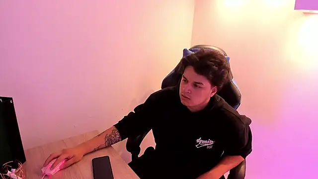 Melody and Max online show from 04/16/26, 02:56