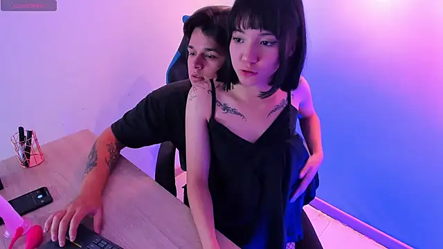 Melody and Max online show from 03/13/26, 03:55