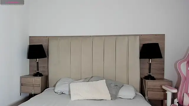 alejarosee online show from 04/22/26, 06:36