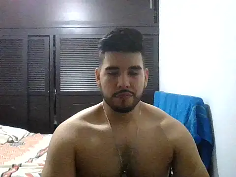 LatinBeardCali online show from 04/27/26, 09:13