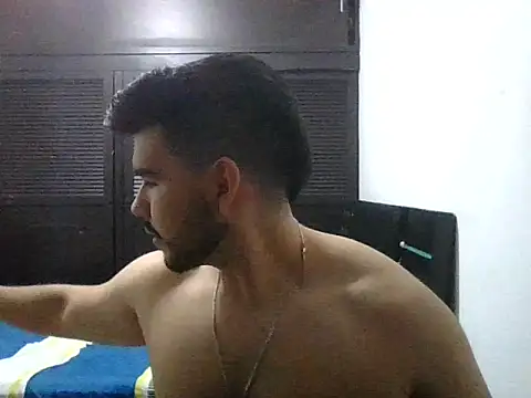 LatinBeardCali online show from 03/25/26, 09:03