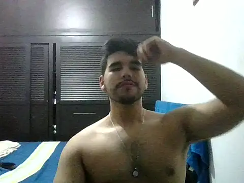 LatinBeardCali online show from 04/11/26, 06:43