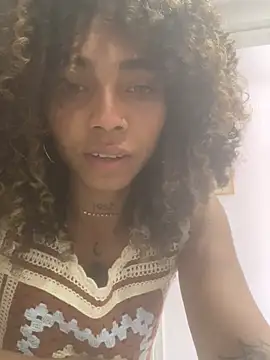 Snapshot of AkiraMoon33 chatting on 03/18/26, 06:31 AkiraMoon33 online show from 03/18/26, 06:31