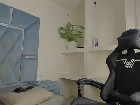 Snapshot of kiaraht chatting on 04/10/26, 04:52 kiaraht online show from 04/10/26, 04:52