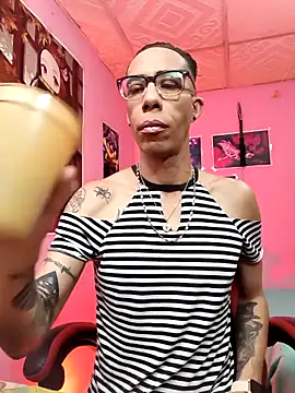 Snapshot of Alisa_camp chatting on 04/12/26, 01:14 Alisa camp online show from 04/12/26, 01:14