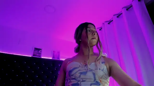 BellaRoge online show from 04/22/26, 04:19