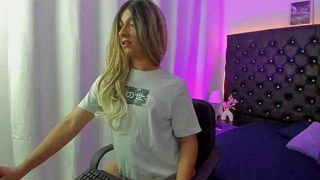 BellaRoge online show from 03/24/26, 05:40