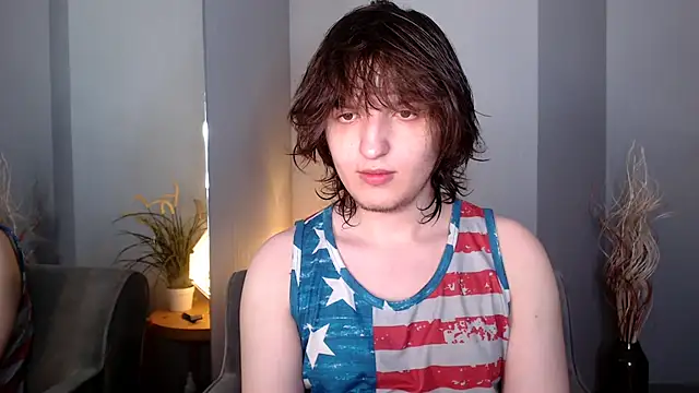 Snapshot of delalex chatting on 06/18/26, 10:48 delalex online show from 06/18/26, 10:48