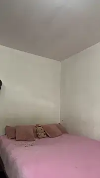 sylphiee  online show from 04/09/26, 05:08