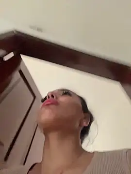 sylphiee  online show from 03/24/26, 06:41