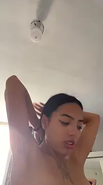 sylphiee  online show from 04/25/26, 08:17