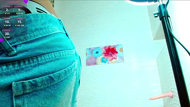 Snapshot of Andrea_Nx chatting on 04/12/26, 07:50 Andrea Nx online show from 04/12/26, 07:50