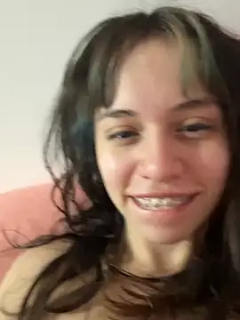 Snapshot of kitticam chatting on 06/27/26, 04:13 kitticam online show from 06/27/26, 04:13