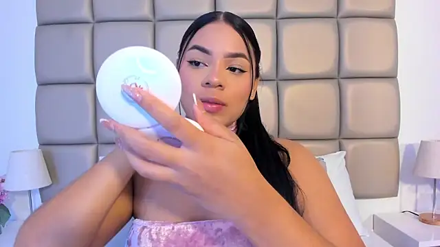 lilly williamss online show from 04/19/26, 03:07