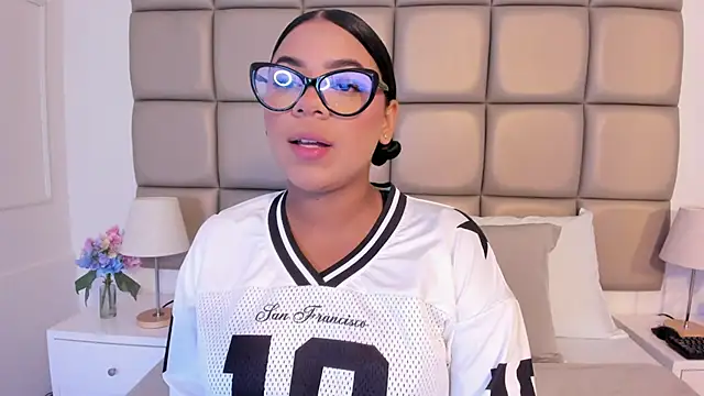 lilly williamss online show from 04/25/26, 03:31