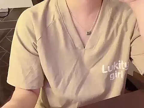 hunhun122 online show from 04/14/26, 04:01