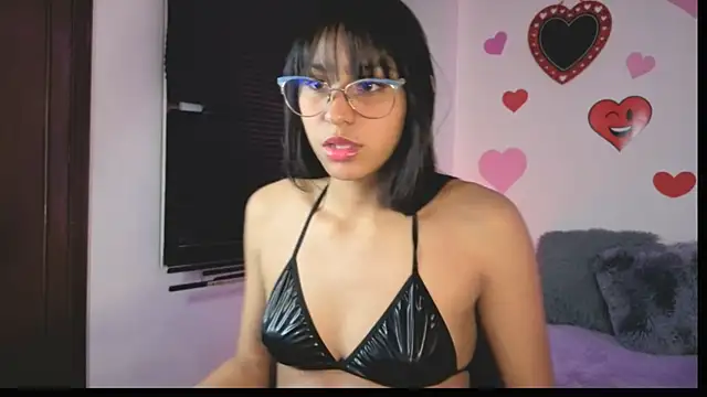 Snapshot of PaulaCutexs chatting on 03/16/26, 03:47 PaulaCutexs online show from 03/16/26, 03:47