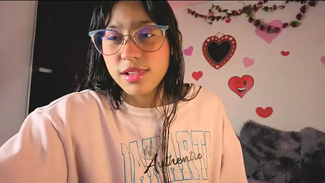 Snapshot of PaulaCutexs chatting on 03/25/26, 05:51 PaulaCutexs online show from 03/25/26, 05:51