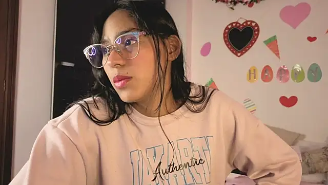 Snapshot of PaulaCutexs chatting on 04/07/26, 04:14 PaulaCutexs online show from 04/07/26, 04:14