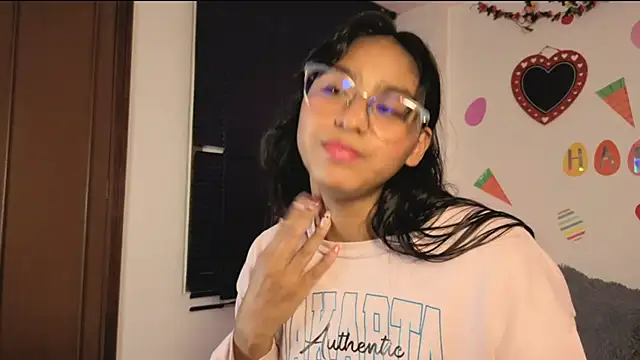 Snapshot of PaulaCutexs chatting on 04/09/26, 06:19 PaulaCutexs online show from 04/09/26, 06:19