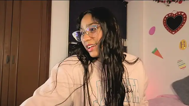 Snapshot of PaulaCutexs chatting on 04/09/26, 02:02 PaulaCutexs online show from 04/09/26, 02:02