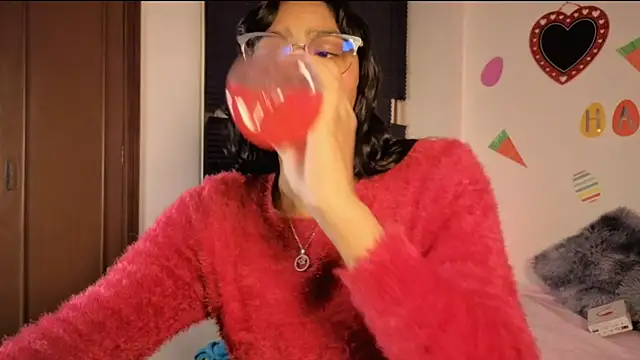 Snapshot of PaulaCutexs chatting on 04/11/26, 04:20 PaulaCutexs online show from 04/11/26, 04:20