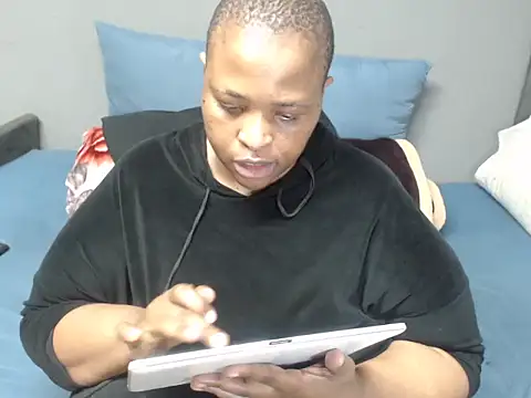 Bustydiva83 online show from 06/25/26, 12:54