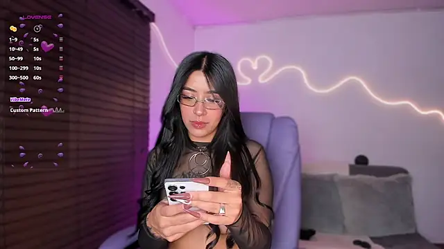 Snapshot of keily_xoxo_ chatting on 05/28/26, 05:15 keily xoxo online show from 05/28/26, 05:15