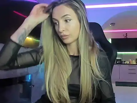 DreamyDee online show from 04/28/26, 02:27