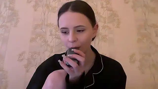 little shy girll online show from 04/06/26, 03:02