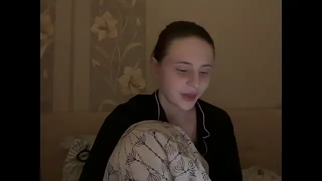 little shy girll online show from 04/03/26, 08:48