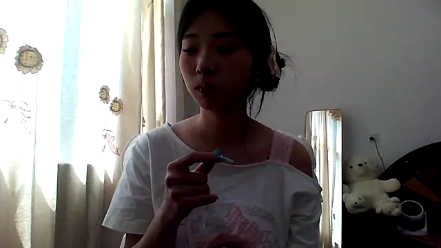 Snapshot of yiyibaby2026 chatting on 04/09/26, 03:52 yiyibaby2026 online show from 04/09/26, 03:52