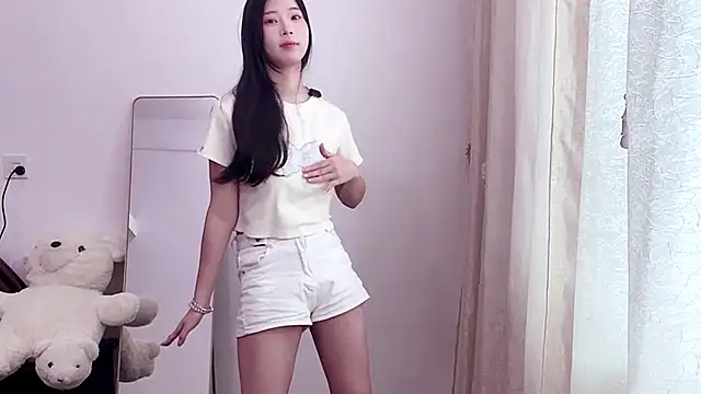 Snapshot of yiyibaby2026 chatting on 03/28/26, 02:12 yiyibaby2026 online show from 03/28/26, 02:12