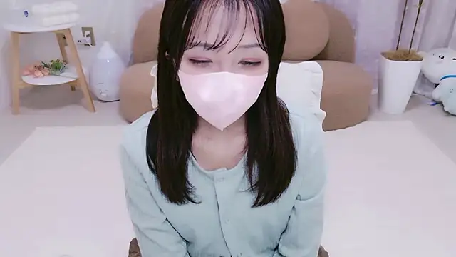 Yuzu nyan online show from 04/15/26, 12:21