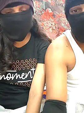 Snapshot of Telugucouple1431 chatting on 04/13/26, 07:12 Telugucouple1431 online show from 04/13/26, 07:12