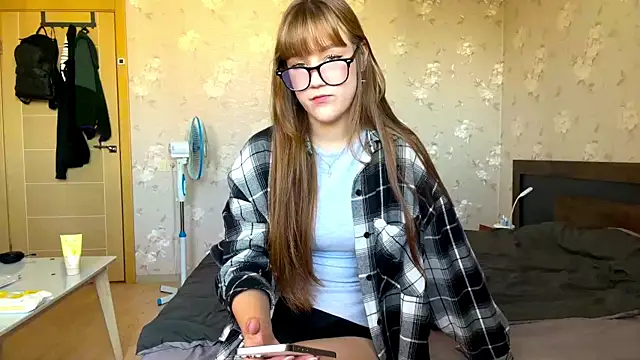 AnnaWasp online show from 07/17/26, 08:33
